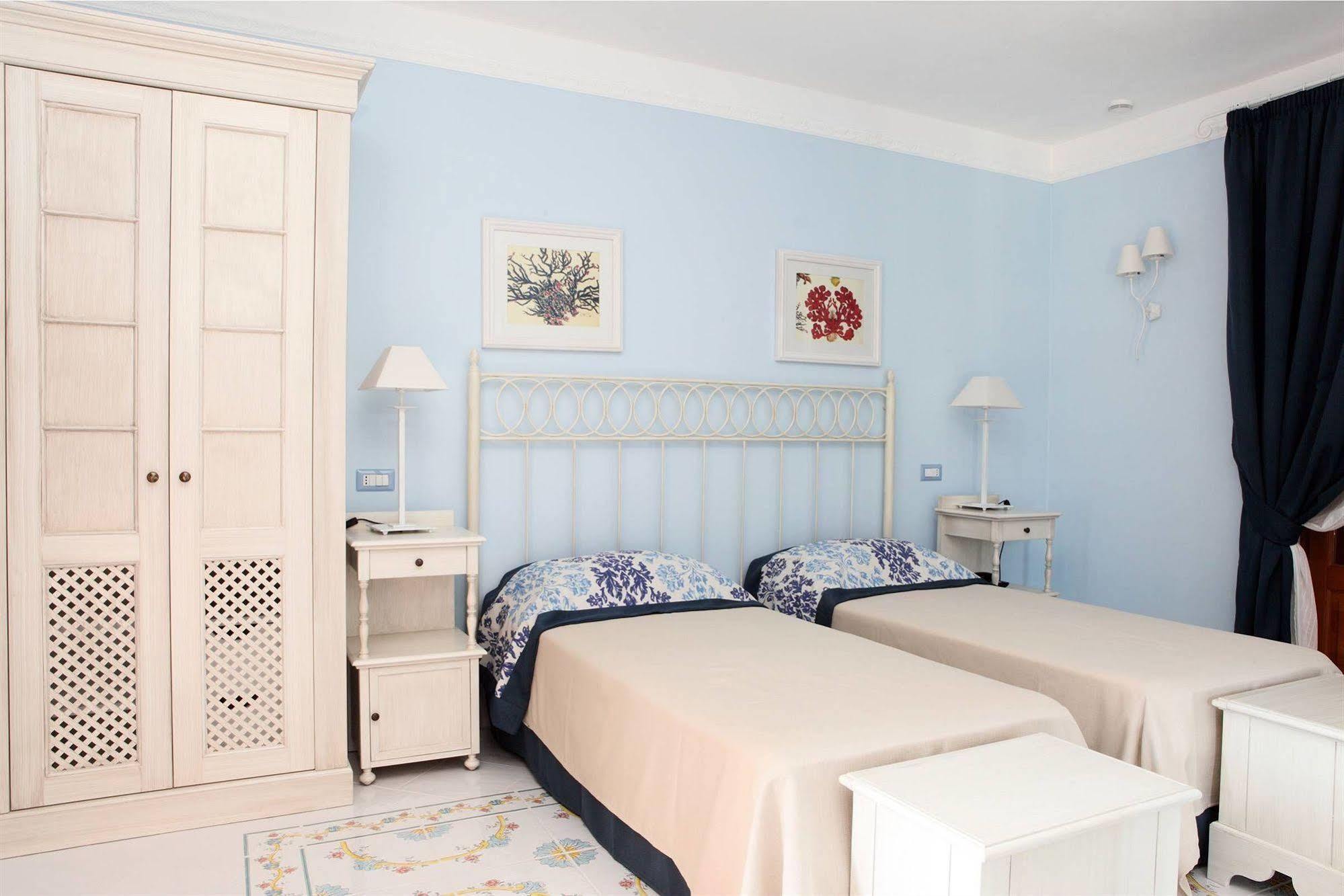 Hotel Residence Mendolita Lipari  Bagian luar foto