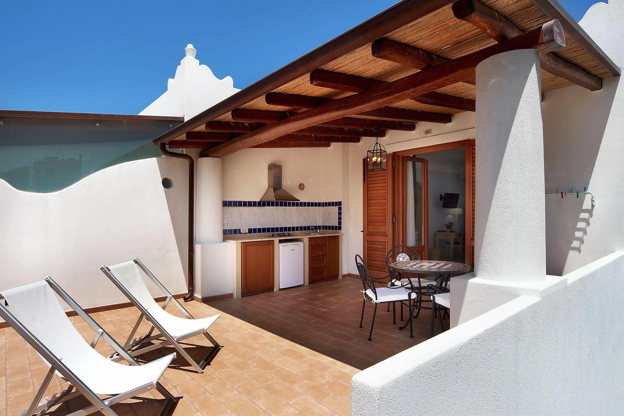Hotel Residence Mendolita Lipari  Bagian luar foto