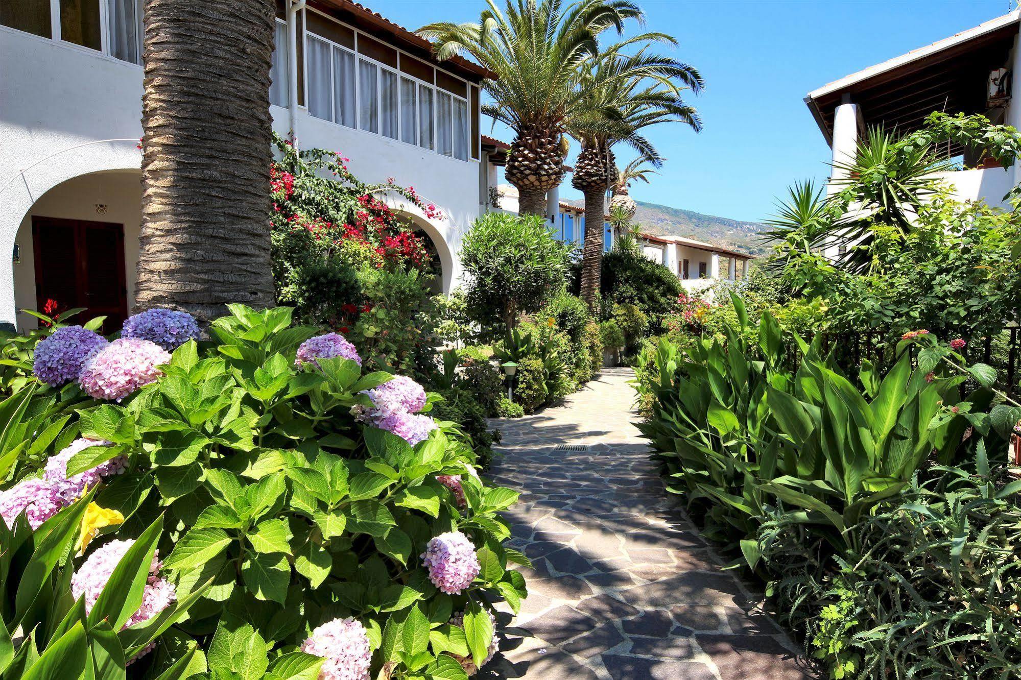 Hotel Residence Mendolita Lipari  Bagian luar foto